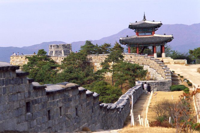 Suwon Hwaseong Fortress and Korean Folk Village Day Tour from Seoul - Ginseng center stop: sample medicine, but watch the sales vibe