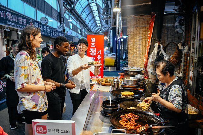 The Award-Winning PRIVATE Food Tour of Seoul: The 10 Tastings - Gyeongbokgung Palace Area: Landmark Views Without the Ticket Hassle