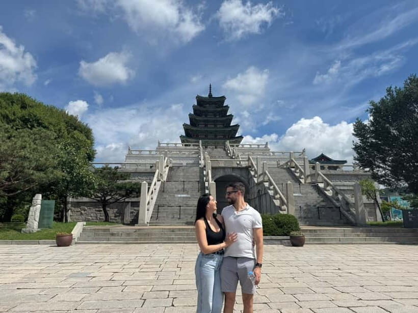 Time Travel in Seoul: Gyeongbokgung, Folk Museum & Bukchon - Bukchon Hanok Village backstreets: quiet lanes, still-living culture