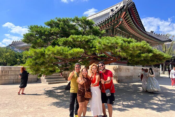 Time Travel in Seoul: Gyeongbokgung Palace, Folk Museum & Bukchon - Why this 3-hour Seoul mix makes sense