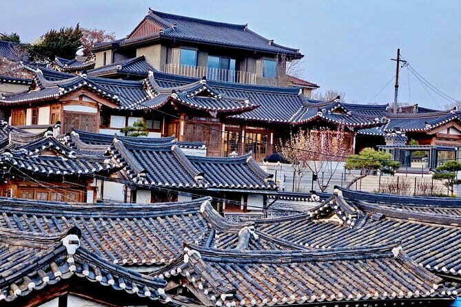 Tour Seoul’s oldest district with a storyteller from Bukchon - Key things you’ll notice on this Bukchon storyteller walk
