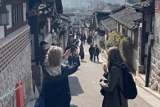 Tour Seoul’s oldest district with a storyteller from Bukchon - At Anguk Station: starting in the real Bukchon neighborhood vibe