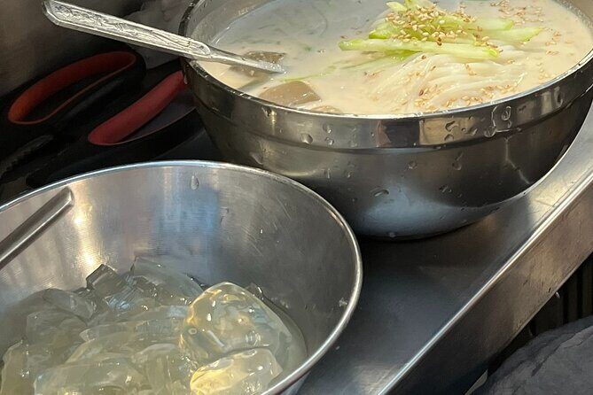 Vegan & Vegetarian Korean Market Adventure Gwangjang Market - Cheonggyecheon Stream as a calm second stop
