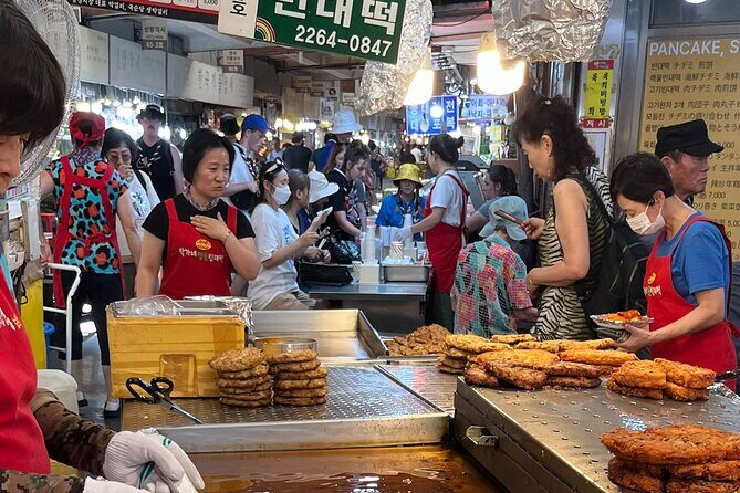 Vegan & Vegetarian Korean Market Adventure Gwangjang Market - Lunch at 11:30 or dinner at 5:00: how to choose