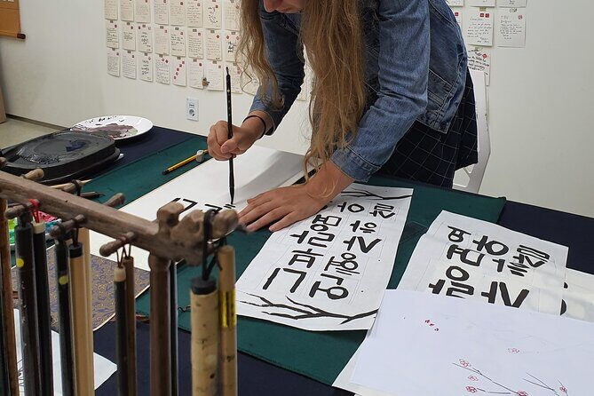 Write a Meaningful Korean Calligraphy Scroll in Insadong - The teaching path: strokes, Hangul basics, and your name in two styles