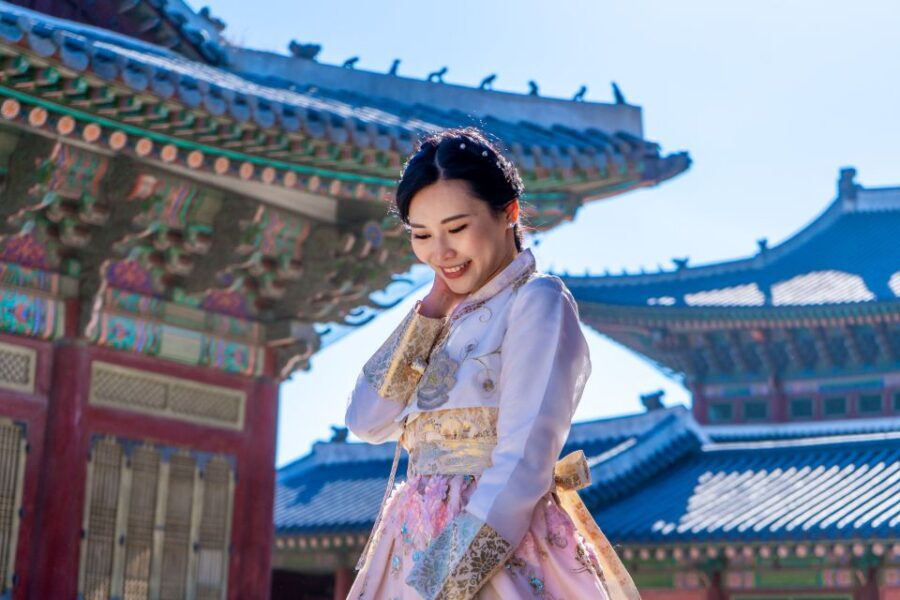 Your Personal Seoul Photographer! - Starting at Anguk Station: easy meeting, quick momentum