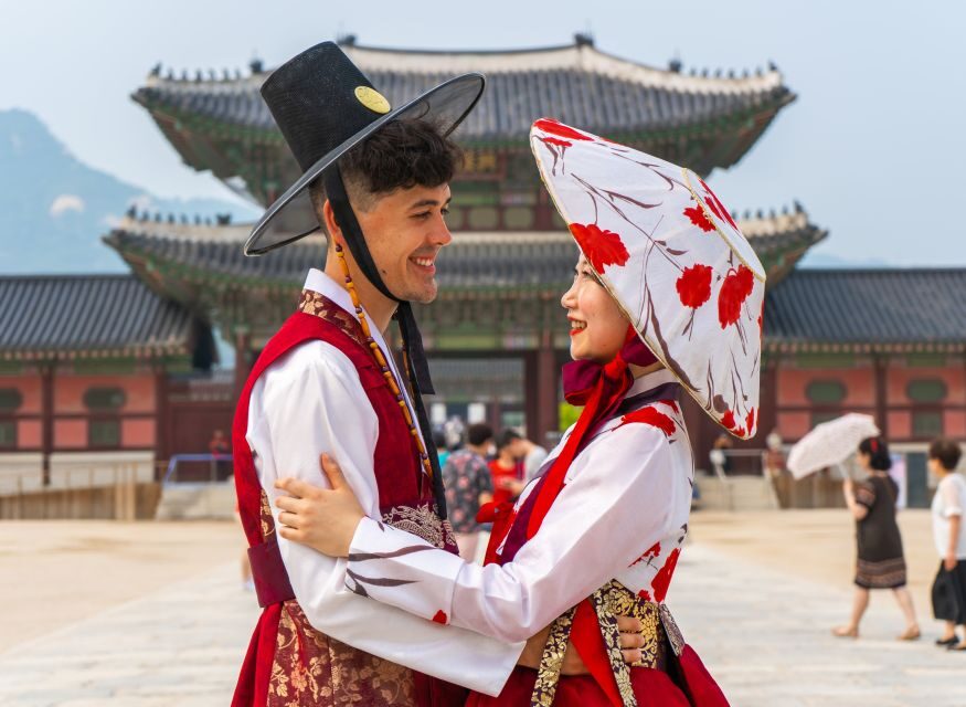 Your Personal Seoul Photographer! - Bukchon Hanok Village and Samcheong-dong alleys: where your photos get personality